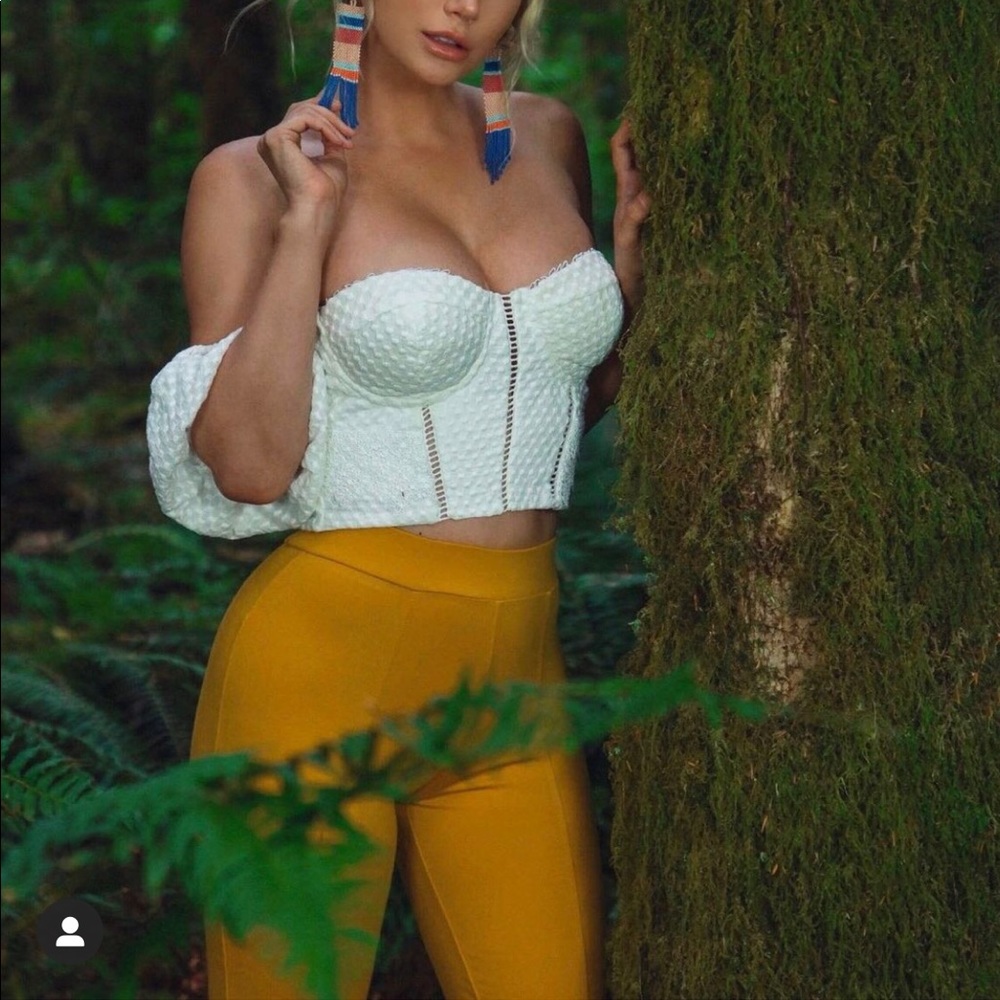 Lovers + Friends LEE CROP FLARE - MUSTARD